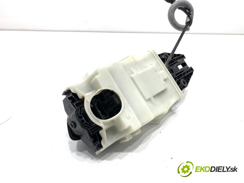 SKODA OCTAVIA III Kombi 2015 110 kW 2.0 TDI 1968 Kľučka vonkajšia pravy zad