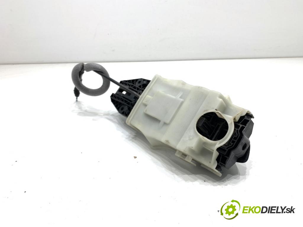 SKODA OCTAVIA III Kombi 2015 110 kW 2.0 TDI 1968 Kľučka vonkajšia ľavy zad