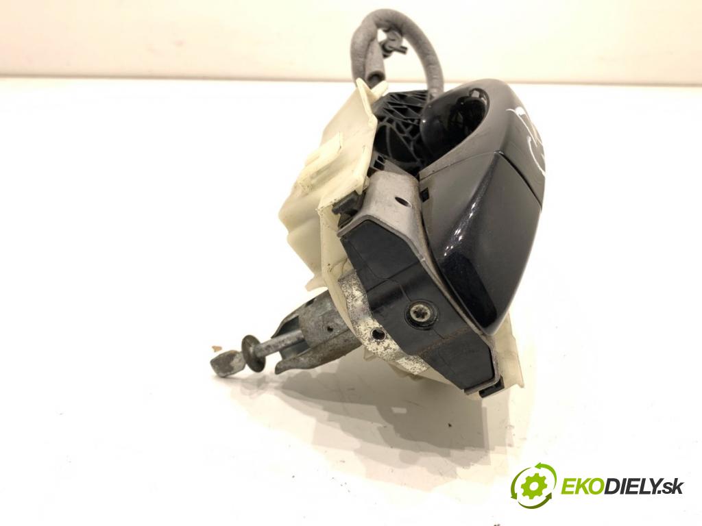 SKODA OCTAVIA III Kombi 2015 110 kW 2.0 TDI 1968 Kľučka vonkajšia ľavy predný