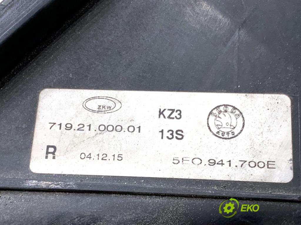 SKODA OCTAVIA III Kombi 2015 110 kW 2.0 TDI 1968 hmlové svetlo, hmlovka pravý přední část 5E0941700E