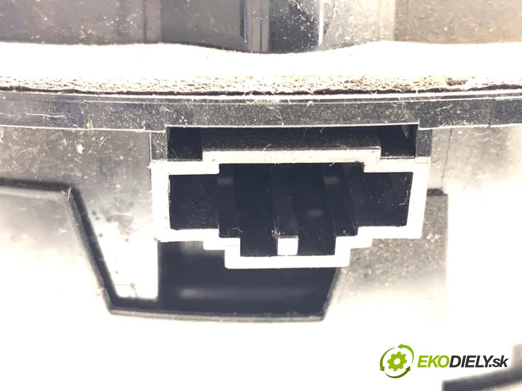 SKODA OCTAVIA III Kombi 2015 110 kW 2.0 TDI 1968 reproduktory 5E0035411B