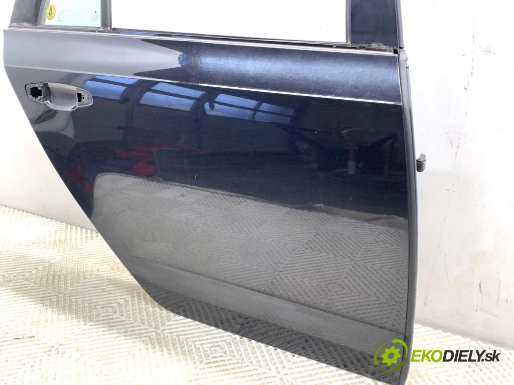 SKODA OCTAVIA III Kombi 2015 110 kW 2.0 TDI 1968 Dvere pravy zad LF9R