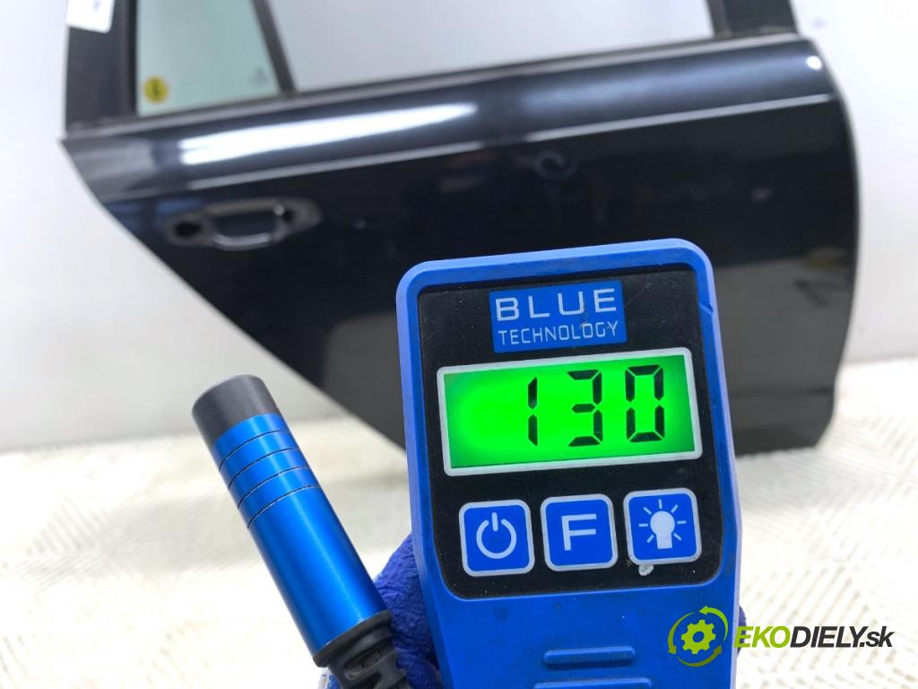 SKODA OCTAVIA III Kombi 2015 110 kW 2.0 TDI 1968 Dvere pravy zad LF9R