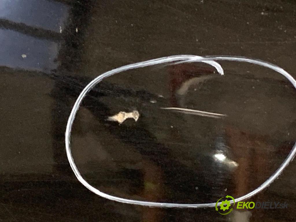 SKODA OCTAVIA III Kombi 2015 110 kW 2.0 TDI 1968 dveře pravý přední část LF9R