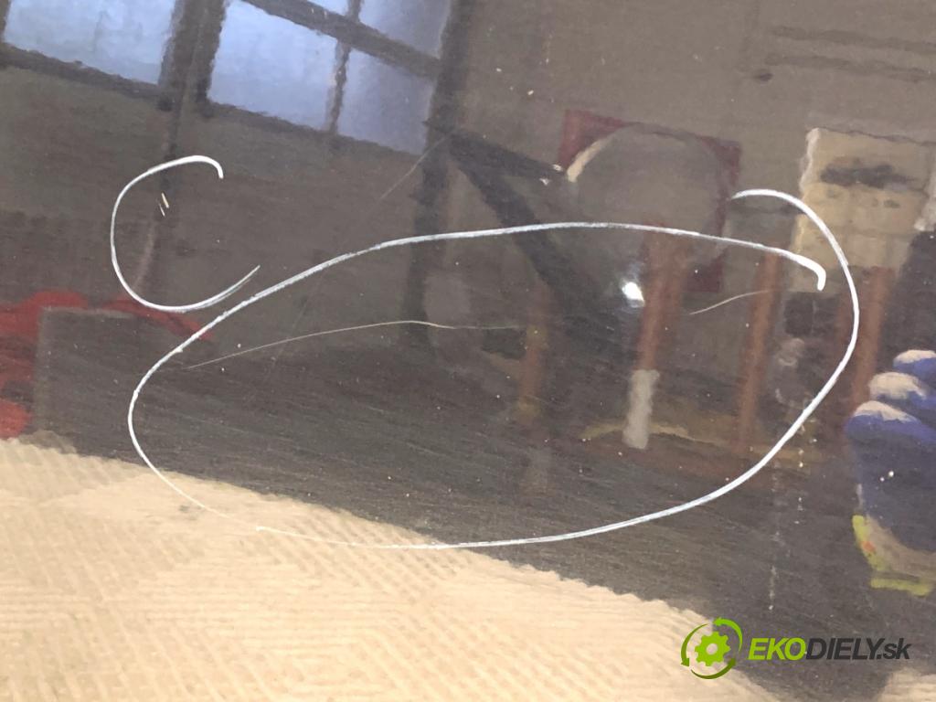 SKODA OCTAVIA III Kombi 2015 110 kW 2.0 TDI 1968 dveře pravý přední část LF9R