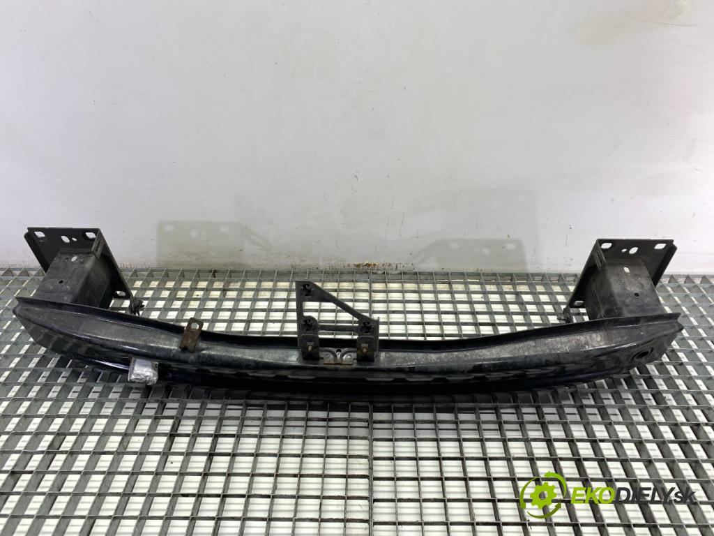SKODA OCTAVIA III Kombi 2015 110 kW 2.0 TDI 1968 výztuha nárazníka přední část  (Přední výztuha)