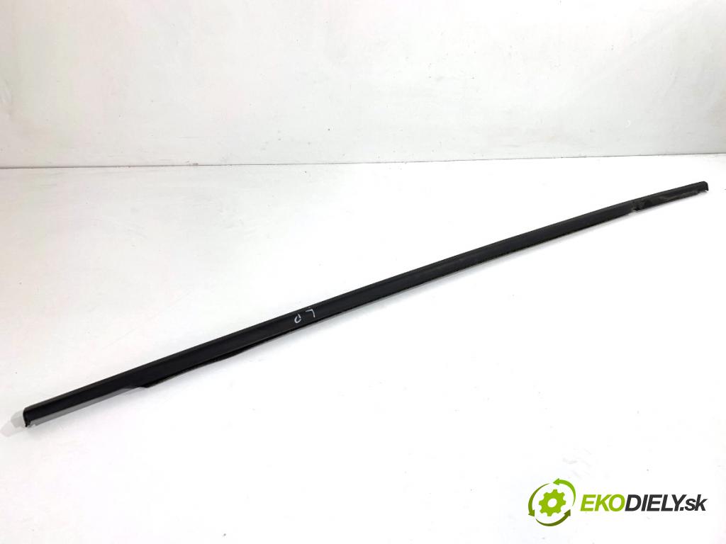 SKODA OCTAVIA III Kombi 2015 110 kW 2.0 TDI 1968 Lišta Sbírání: predný ľavy 5E0837477