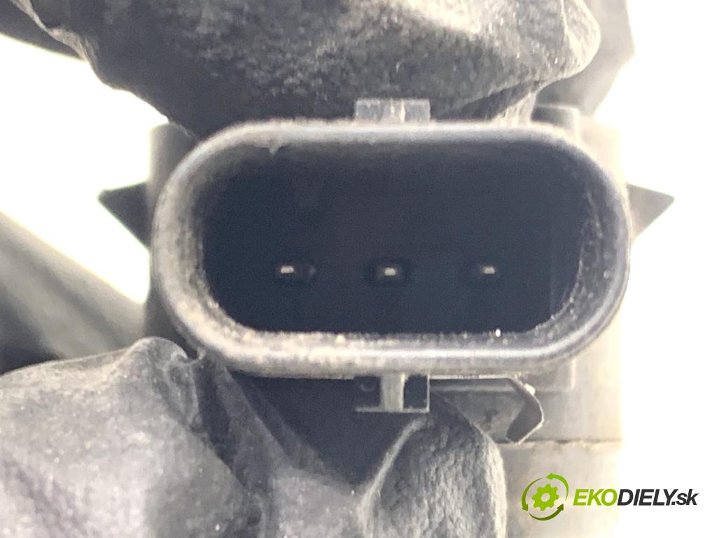 SKODA OCTAVIA III Kombi 2015 110 kW 2.0 TDI 1968 snímač PDC 5Q0919275B