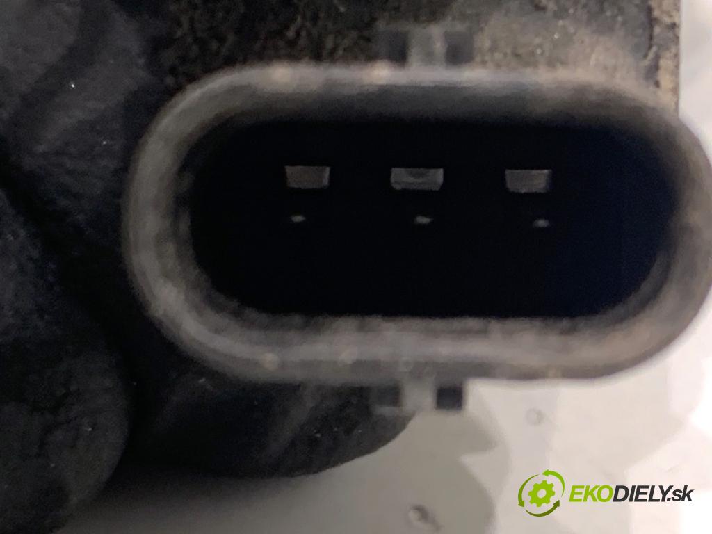 SKODA OCTAVIA III Kombi 2015 110 kW 2.0 TDI 1968 snímač PDC 5Q0919275C