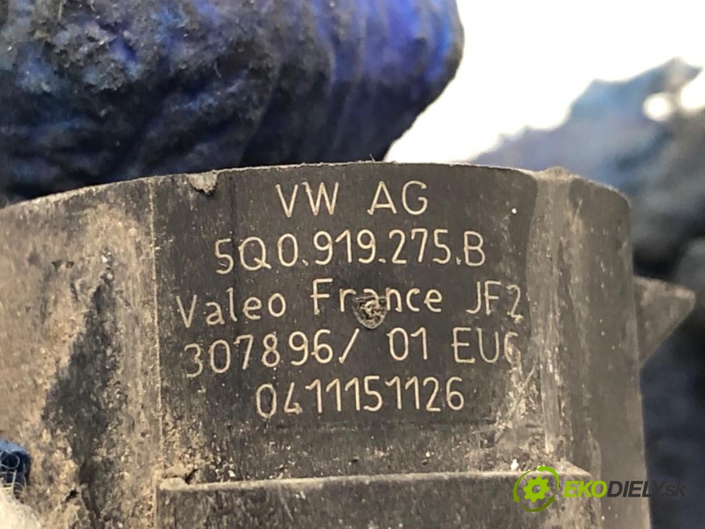 SKODA OCTAVIA III Kombi 2015 110 kW 2.0 TDI 1968 snímač PDC 5Q0919275B