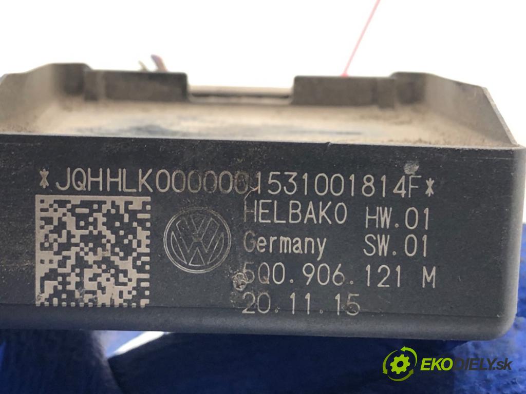 SKODA OCTAVIA III Kombi 2015 110 kW 2.0 TDI 1968 modul pumpy paliva 5Q0906121M