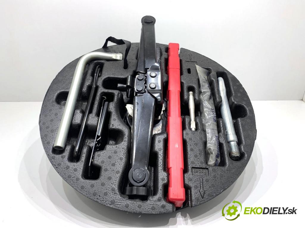 MERCEDES-BENZ KLASA GL SUV 2012 190 kW GL 350 CDI / BlueTec 4-matic (166.823, 166.824) 2987 souprava náradí A1668900007