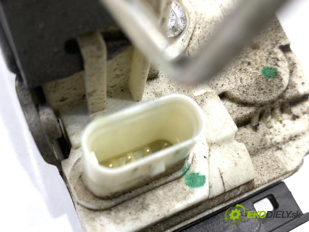 MERCEDES-BENZ KLASA GL SUV 2012 190 kW GL 350 CDI / BlueTec 4-matic (166.823, 166.824) 2987 zámok dveře pravý zadní část A2047302835