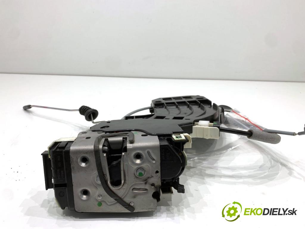 MERCEDES-BENZ KLASA GL SUV 2012 190 kW GL 350 CDI / BlueTec 4-matic (166.823, 166.824) 2987 zámok dveře levý zadní část A2047302735