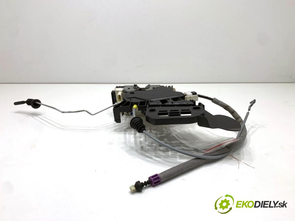 MERCEDES-BENZ KLASA GL SUV 2012 190 kW GL 350 CDI / BlueTec 4-matic (166.823, 166.824) 2987 zámok Dvere pravy predný A1667200435