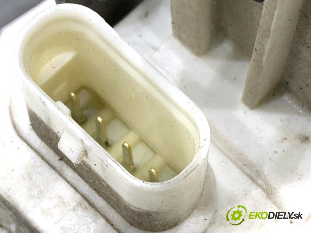 MERCEDES-BENZ KLASA GL SUV 2012 190 kW GL 350 CDI / BlueTec 4-matic (166.823, 166.824) 2987 zámok Dvere pravy predný A1667200435