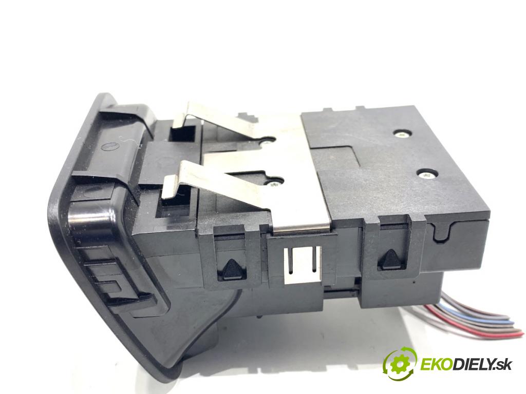 MERCEDES-BENZ KLASA GL SUV 2012 190 kW GL 350 CDI / BlueTec 4-matic (166.823, 166.824) 2987 Spínač brzdy ručnej brzdy  (Prepínacie páčky pod volantom)