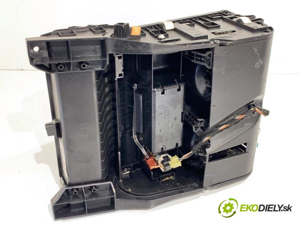 MERCEDES-BENZ KLASA GL SUV 2012 190 kW GL 350 CDI / BlueTec 4-matic (166.823, 166.824) 2987 Držiak na nápoje 16929127 (Držiak (úchyt) na nápoje)