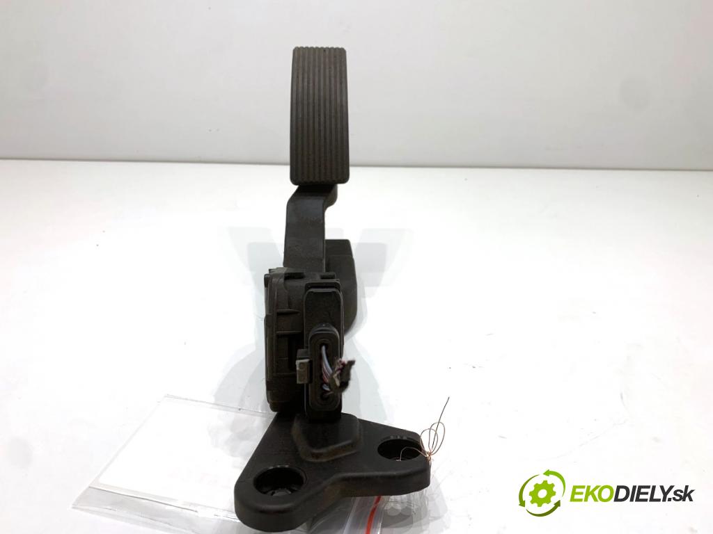 MERCEDES-BENZ KLASA GL SUV 2012 190 kW GL 350 CDI / BlueTec 4-matic (166.823, 166.824) 2987 Potenciometer plynu A1663000004 (Potenciometer plynového pedálu)