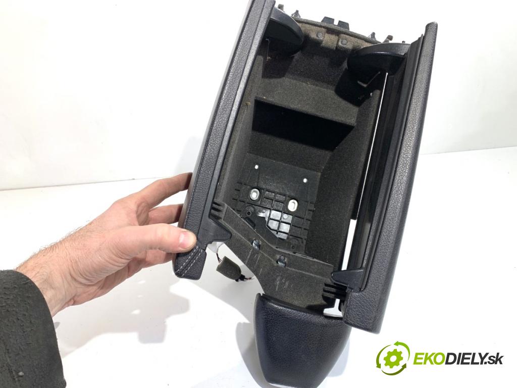 MERCEDES-BENZ KLASA GL SUV 2012 190 kW GL 350 CDI / BlueTec 4-matic (166.823, 166.824) 2987 Lakťová opierka A1666800723 (Lakťová opierka)