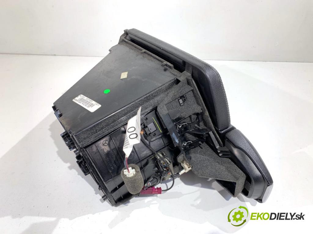 MERCEDES-BENZ KLASA GL SUV 2012 190 kW GL 350 CDI / BlueTec 4-matic (166.823, 166.824) 2987 Lakťová opierka A1666800723 (Lakťová opierka)