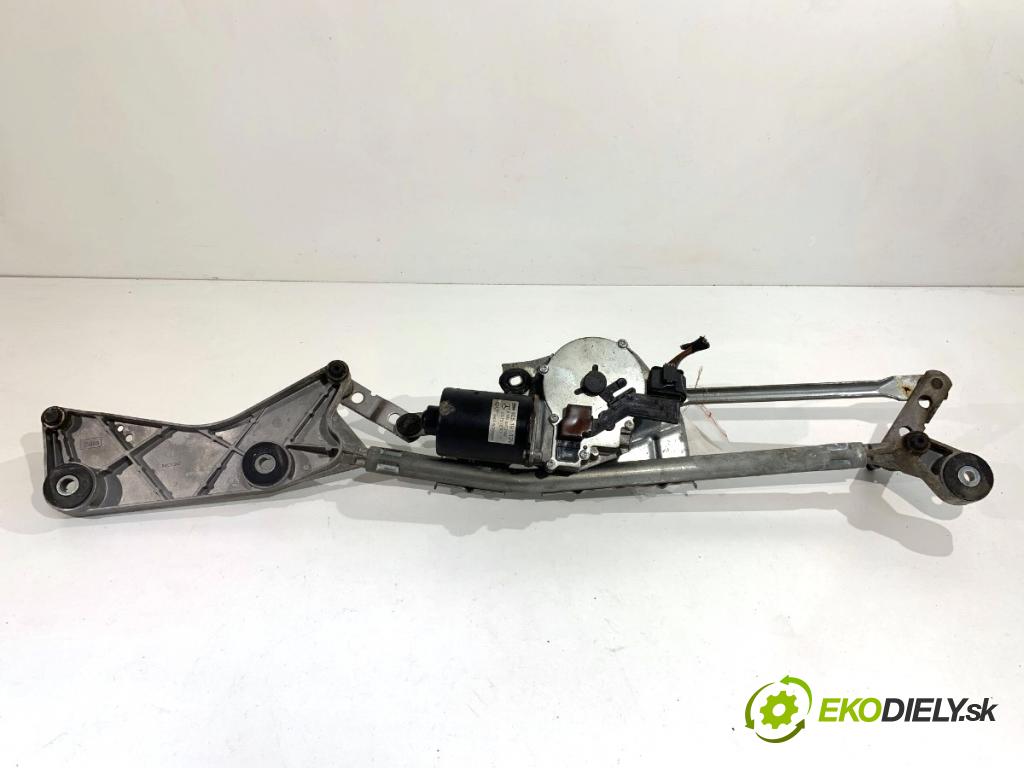 MERCEDES-BENZ KLASA GL SUV 2012 190 kW GL 350 CDI / BlueTec 4-matic (166.823, 166.824) 2987 mechanismus stěračů přední část A1668200540 (Motorek stěračů přední)