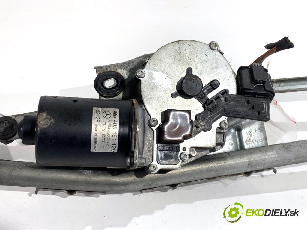 MERCEDES-BENZ KLASA GL SUV 2012 190 kW GL 350 CDI / BlueTec 4-matic (166.823, 166.824) 2987 mechanismus stěračů přední část A1668200540 (Motorek stěračů přední)