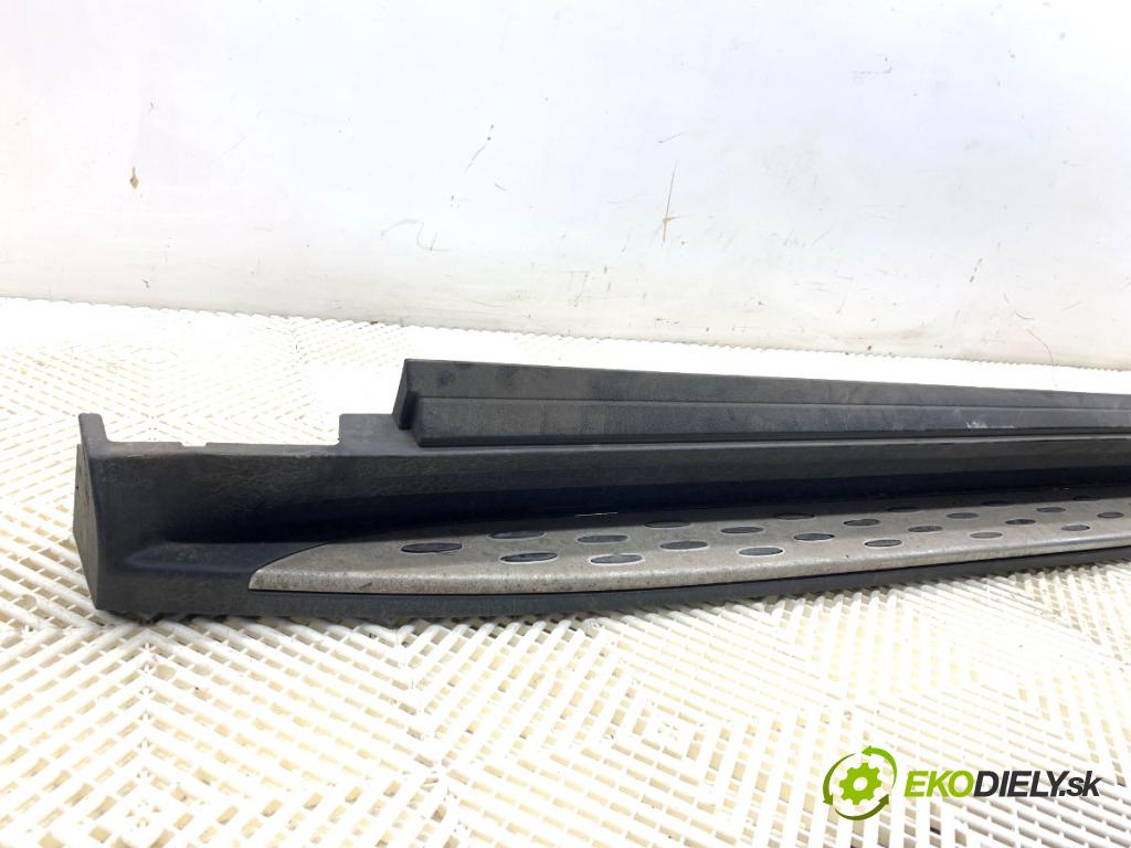 MERCEDES-BENZ KLASA GL SUV 2012 190 kW GL 350 CDI / BlueTec 4-matic (166.823, 166.824) 2987 Lišta prahová ľavy