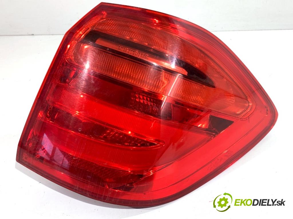 MERCEDES-BENZ KLASA GL SUV 2012 190 kW GL 350 CDI / BlueTec 4-matic (166.823, 166.824) 2987 světlo pravý zadní část A1669067401