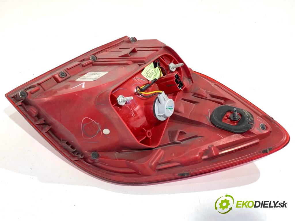 MERCEDES-BENZ KLASA GL SUV 2012 190 kW GL 350 CDI / BlueTec 4-matic (166.823, 166.824) 2987 Svetlo ľavy zad A1669067301