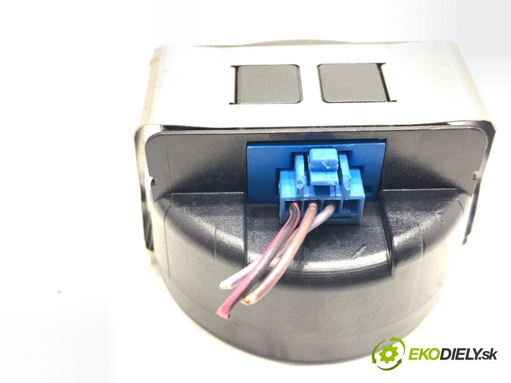 MERCEDES-BENZ KLASA GL SUV 2012 190 kW GL 350 CDI / BlueTec 4-matic (166.823, 166.824) 2987 Snímač dažďa A2469017100 (Snímač dažďa)