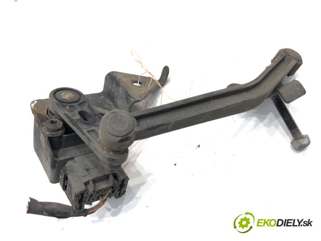 MERCEDES-BENZ KLASA GL SUV 2012 190 kW GL 350 CDI / BlueTec 4-matic (166.823, 166.824) 2987 Snímač XENON predný ľavy A0045429918