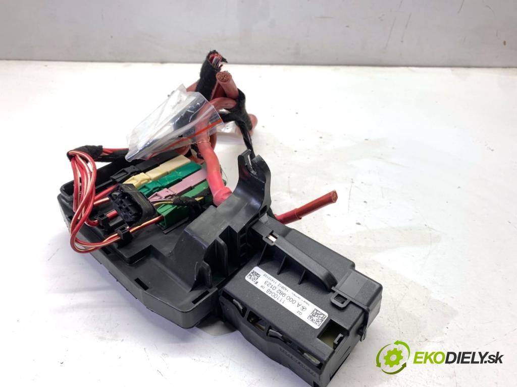 MERCEDES-BENZ KLASA GL SUV 2012 190 kW GL 350 CDI / BlueTec 4-matic (166.823, 166.824) 2987 svorka plus A0009820123