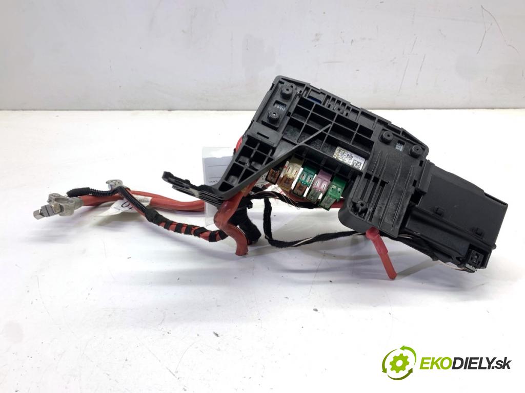 MERCEDES-BENZ KLASA GL SUV 2012 190 kW GL 350 CDI / BlueTec 4-matic (166.823, 166.824) 2987 svorka plus A0009820123