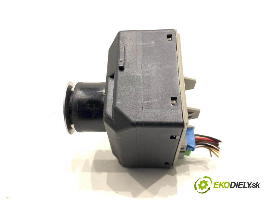 MERCEDES-BENZ KLASA GL SUV 2012 190 kW GL 350 CDI / BlueTec 4-matic (166.823, 166.824) 2987 vypínač ZAPALOVANIE: START/STOP A1669055200