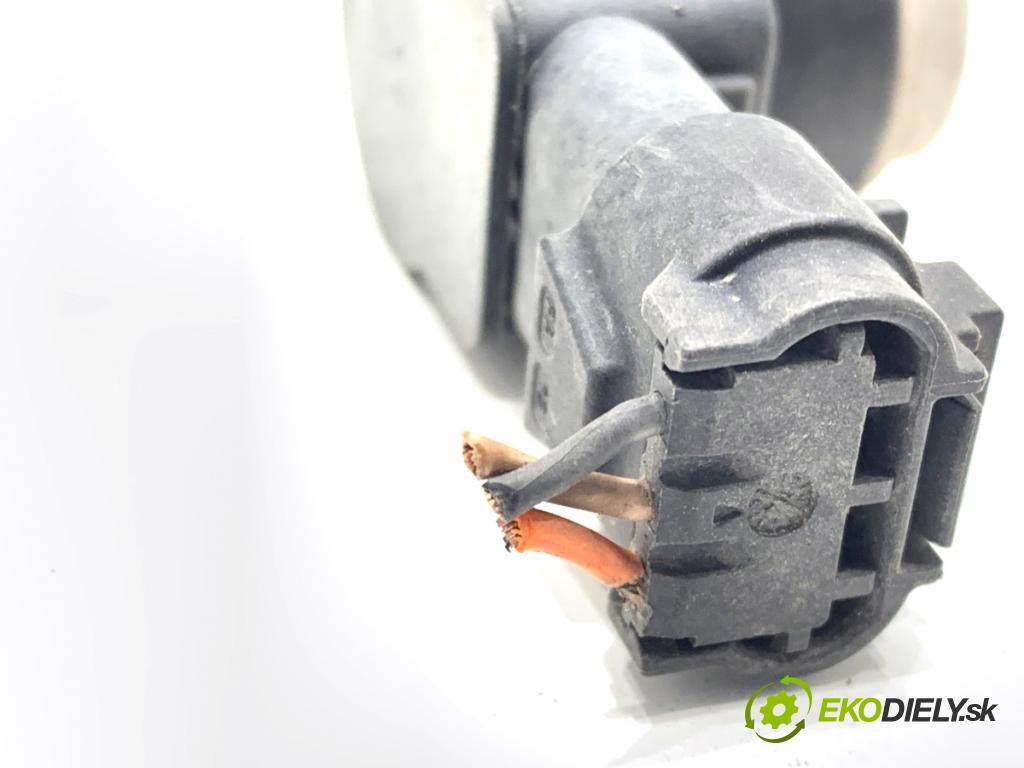 MERCEDES-BENZ KLASA GL SUV 2012 190 kW GL 350 CDI / BlueTec 4-matic (166.823, 166.824) 2987 Snímač PDC A2125420018