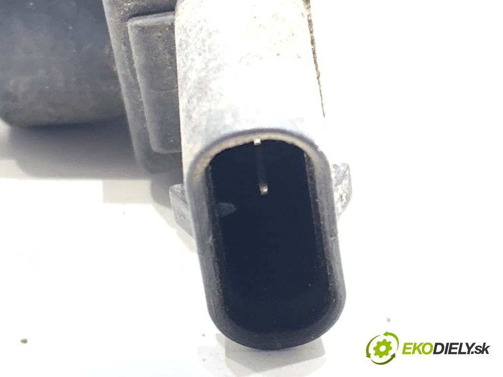 MERCEDES-BENZ KLASA GL SUV 2012 190 kW GL 350 CDI / BlueTec 4-matic (166.823, 166.824) 2987 Snímač PDC A2125420018