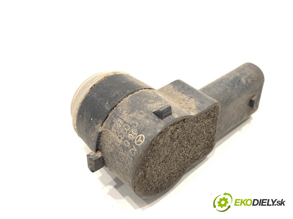 MERCEDES-BENZ KLASA GL SUV 2012 190 kW GL 350 CDI / BlueTec 4-matic (166.823, 166.824) 2987 snímač PDC A2125420018