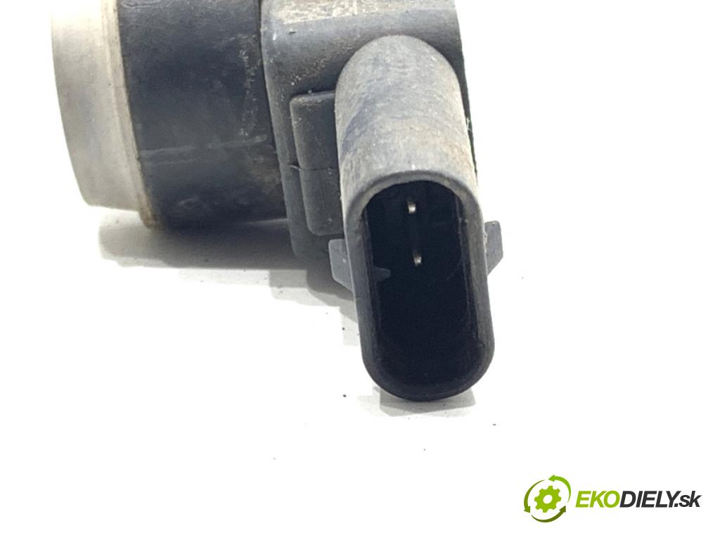 MERCEDES-BENZ KLASA GL SUV 2012 190 kW GL 350 CDI / BlueTec 4-matic (166.823, 166.824) 2987 snímač PDC A2125420018