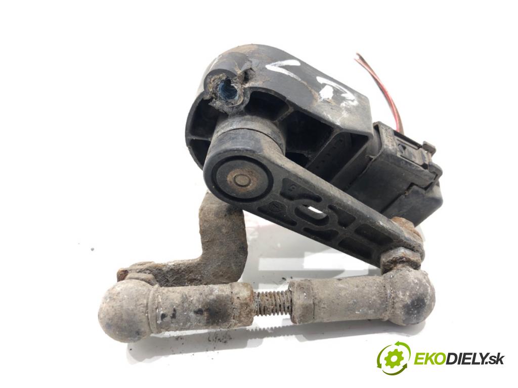 MERCEDES-BENZ KLASA GL SUV 2012 190 kW GL 350 CDI / BlueTec 4-matic (166.823, 166.824) 2987 Snímač XENON zad ľavy A0045429918