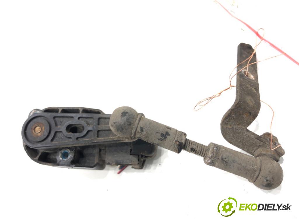 MERCEDES-BENZ KLASA GL SUV 2012 190 kW GL 350 CDI / BlueTec 4-matic (166.823, 166.824) 2987 Snímač XENON zad pravy A0045429918