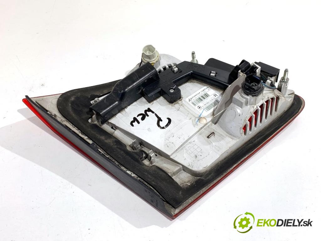 MERCEDES-BENZ KLASA GL SUV 2012 190 kW GL 350 CDI / BlueTec 4-matic (166.823, 166.824) 2987 Svetlo zad pravá vnútorná A1668201264 (Kľučka dverí ostatné)