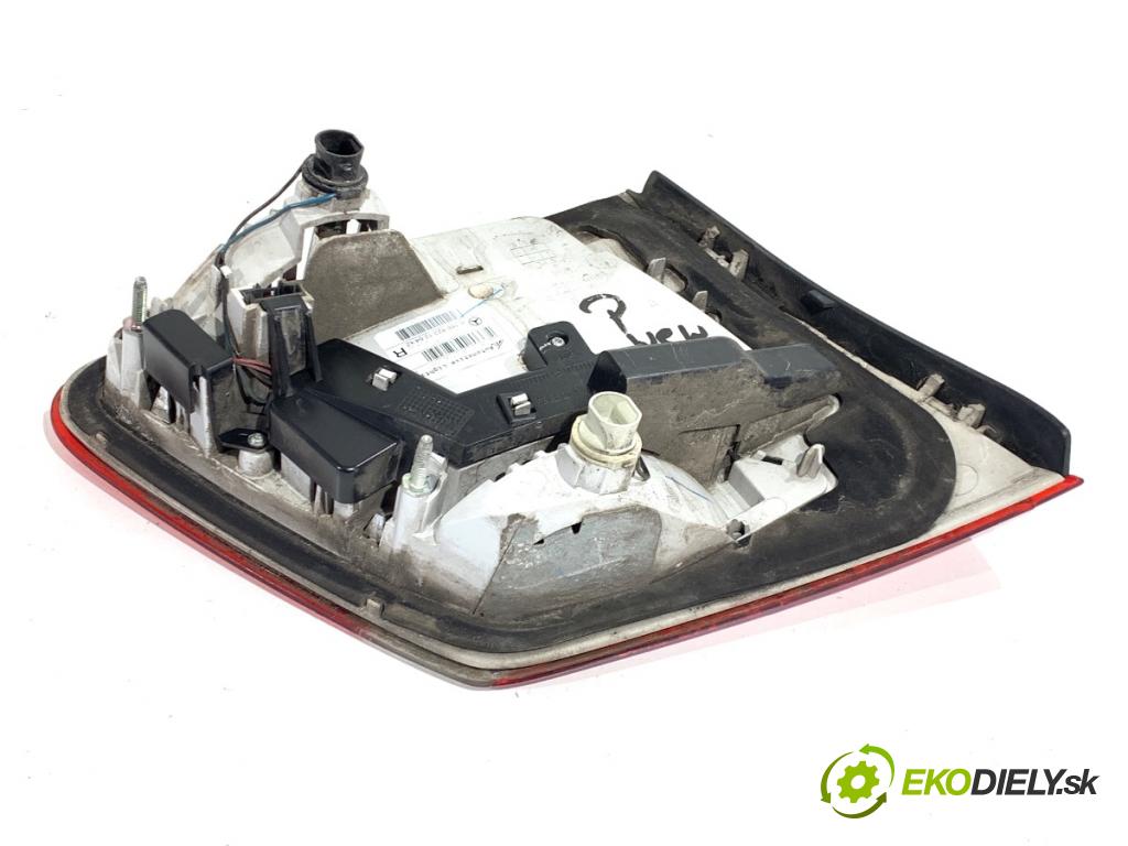 MERCEDES-BENZ KLASA GL SUV 2012 190 kW GL 350 CDI / BlueTec 4-matic (166.823, 166.824) 2987 Svetlo zad pravá vnútorná A1668201264 (Kľučka dverí ostatné)