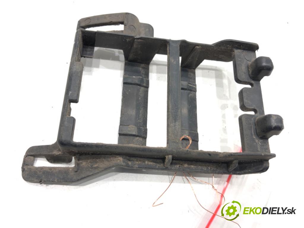 MERCEDES-BENZ KLASA GL SUV 2012 190 kW GL 350 CDI / BlueTec 4-matic (166.823, 166.824) 2987 Uchytenie RADAR: DISTRONIC zad pravy A1668851614