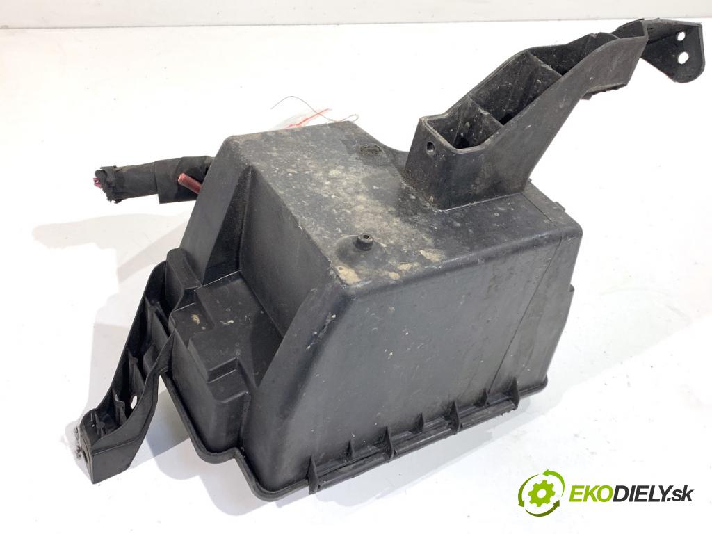 MERCEDES-BENZ KLASA GL SUV 2012 190 kW GL 350 CDI / BlueTec 4-matic (166.823, 166.824) 2987 Skrinka poistková A1665400182 (Poistková skrinka)