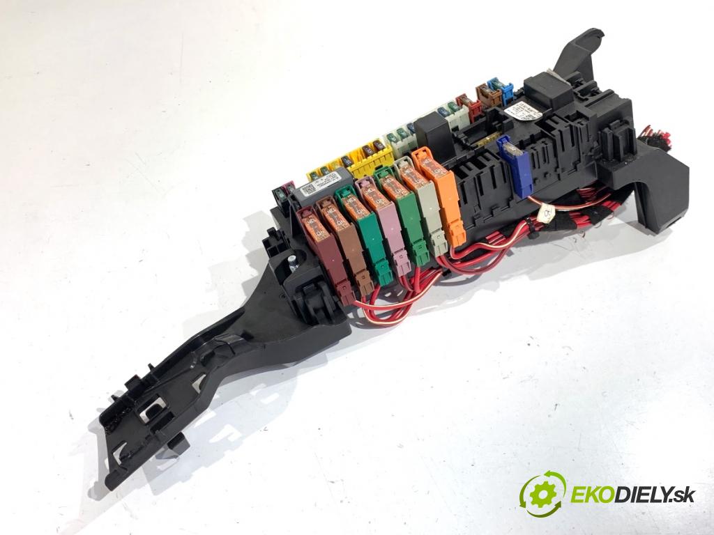 MERCEDES-BENZ KLASA GL SUV 2012 190 kW GL 350 CDI / BlueTec 4-matic (166.823, 166.824) 2987 Skrinka poistková A1665402350 (Poistková skrinka)