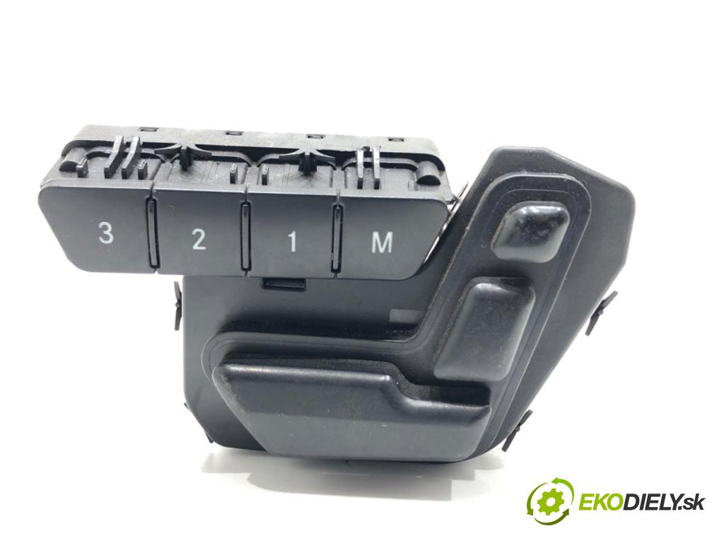 MERCEDES-BENZ KLASA GL SUV 2012 190 kW GL 350 CDI / BlueTec 4-matic (166.823, 166.824) 2987 přepínač sedačky pravý A1669054000