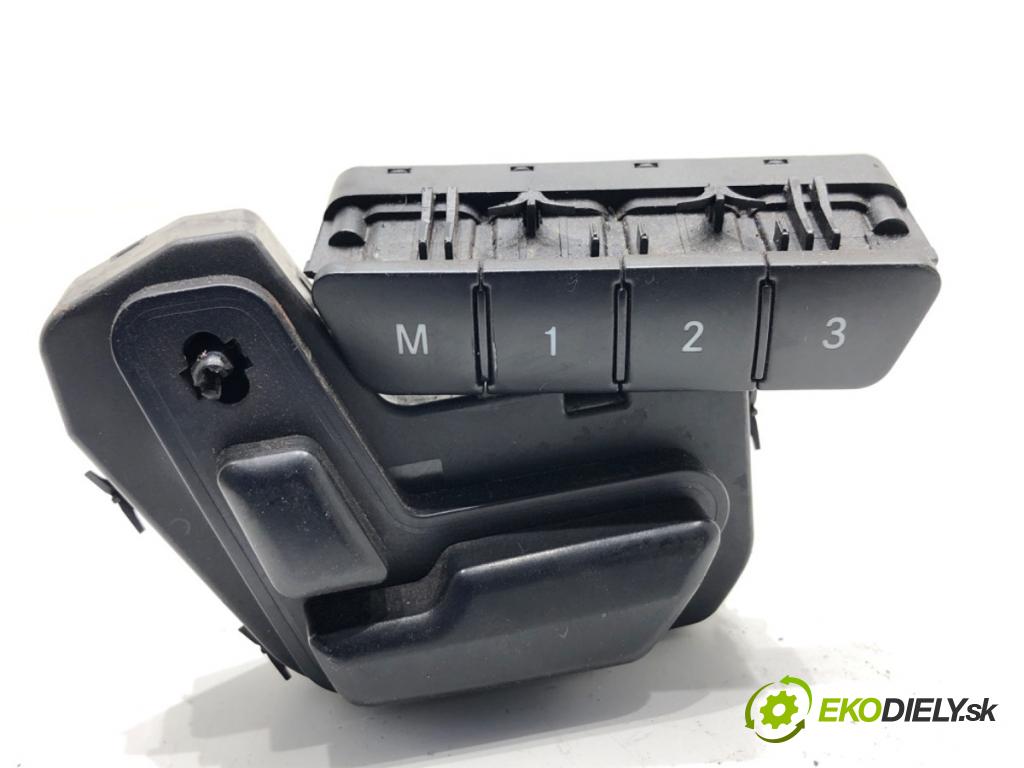 MERCEDES-BENZ KLASA GL SUV 2012 190 kW GL 350 CDI / BlueTec 4-matic (166.823, 166.824) 2987 přepínač sedačky levý A1669053900