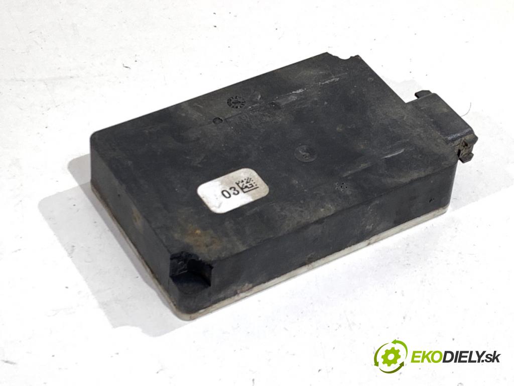 MERCEDES-BENZ KLASA GL SUV 2012 190 kW GL 350 CDI / BlueTec 4-matic (166.823, 166.824) 2987 snímač RADAR: DISTRONIC A0009050110