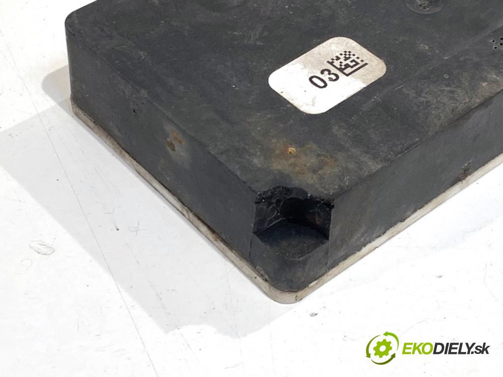 MERCEDES-BENZ KLASA GL SUV 2012 190 kW GL 350 CDI / BlueTec 4-matic (166.823, 166.824) 2987 Snímač RADAR: DISTRONIC A0009050110